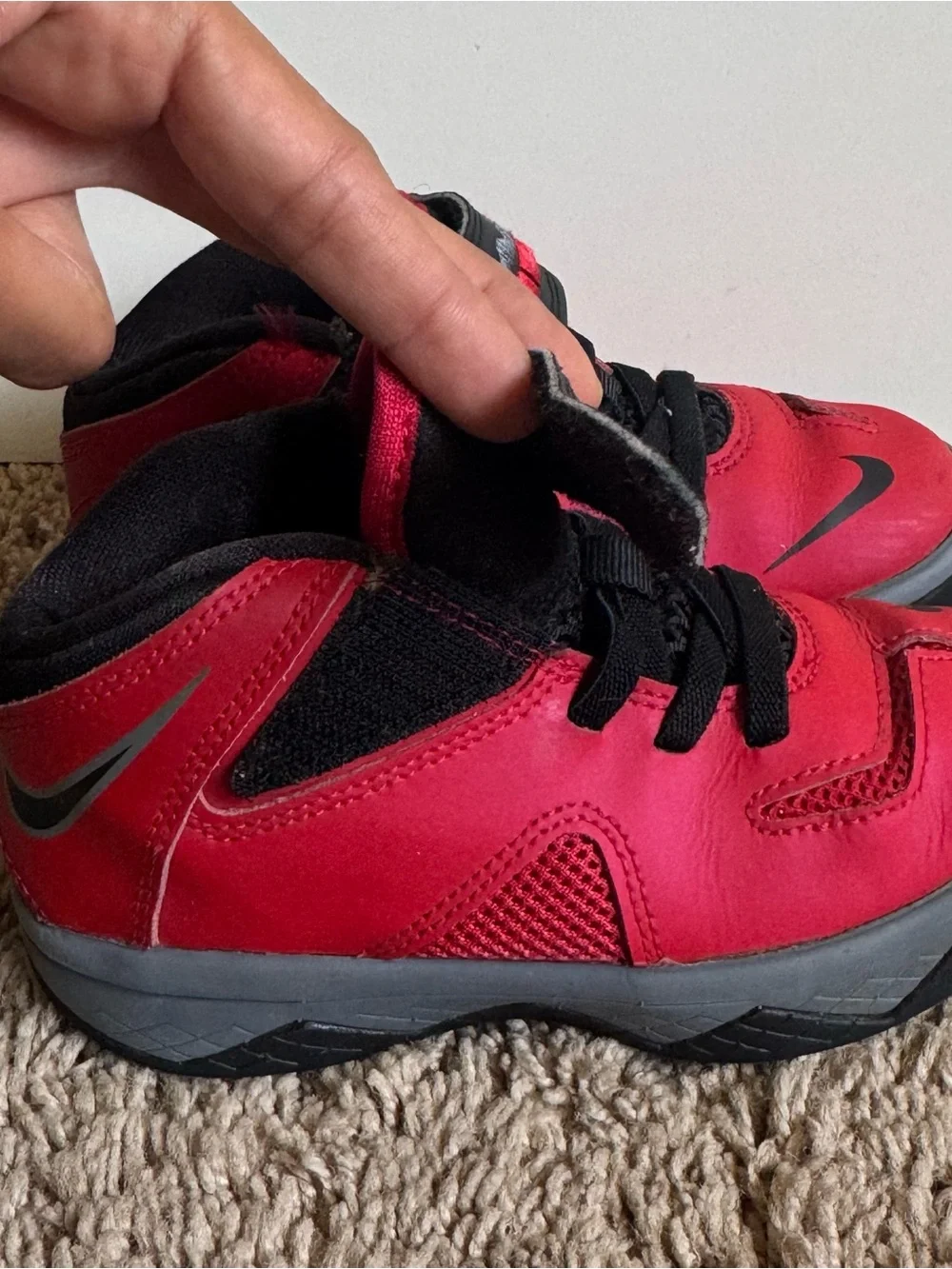 Nike LeBron Soldier 7 Kids Sneakers Size 9C University Red Black Athletic